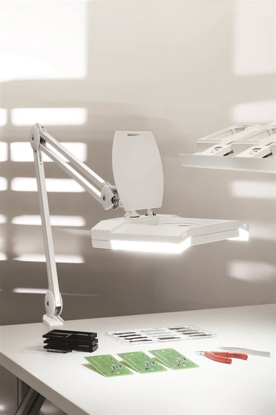 Lampka energooszczędna z lupą na biurko MAULvitrum 2x9W mocowana zaciskiem biała